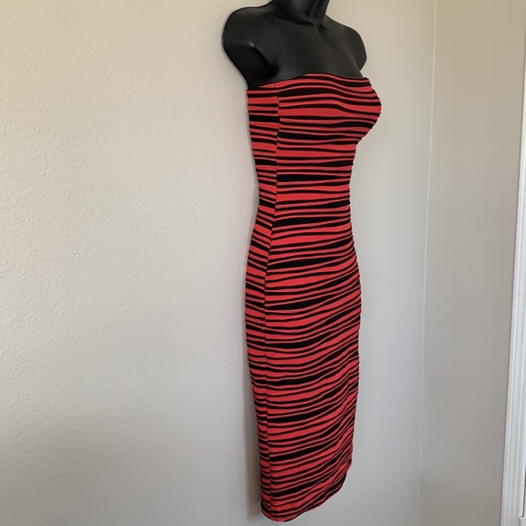 Bebe Black and Red Strapless Wavy Striped Body Con Midi Dress - Picture 5 of 10